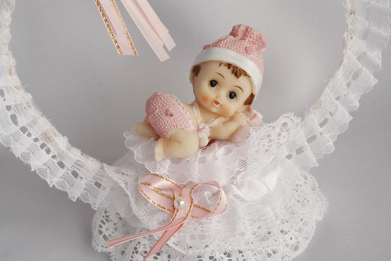 organisez une baby shower inoubliable avec nos idées déco, jeux et conseils pour célébrer l'arrivée de bébé entouré de vos proches.