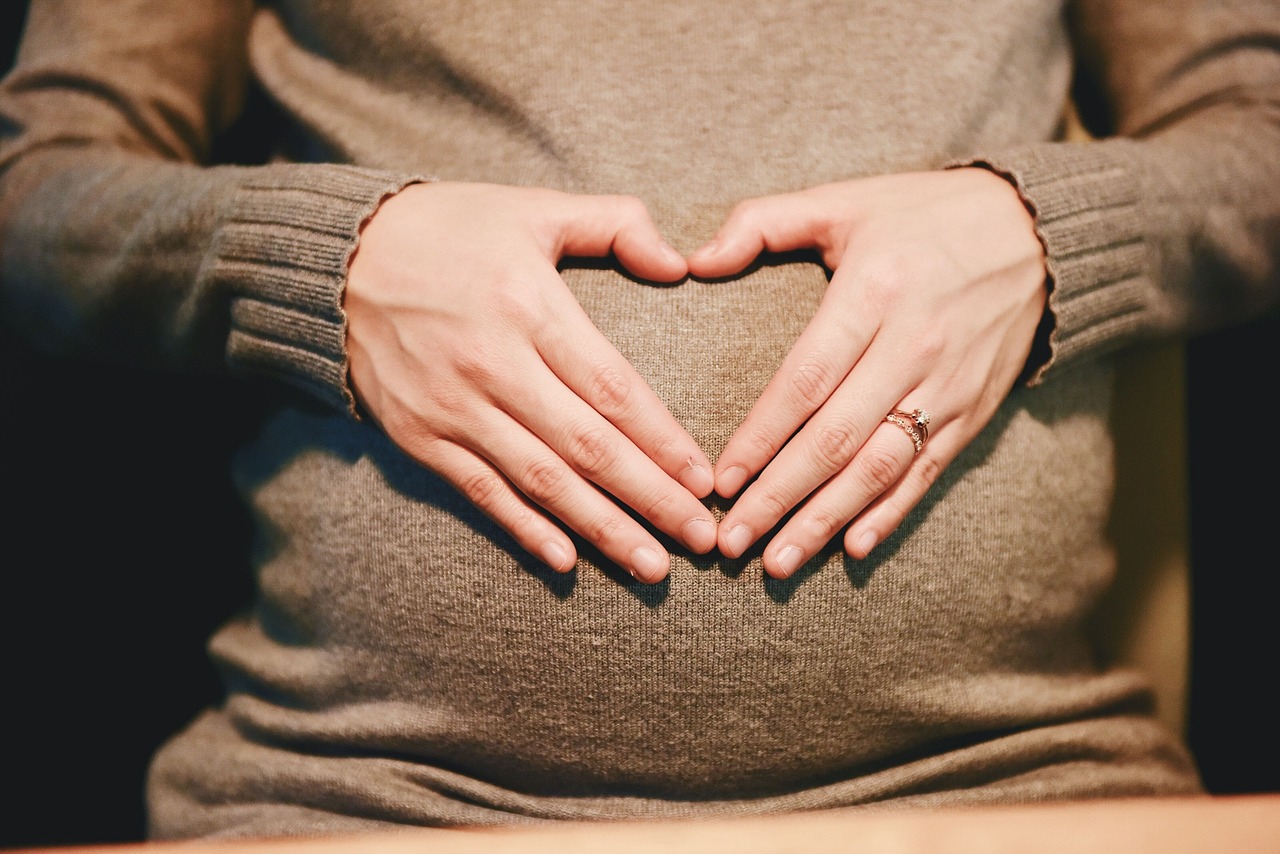Enceinte au travail : aménagements et conseils pratiques