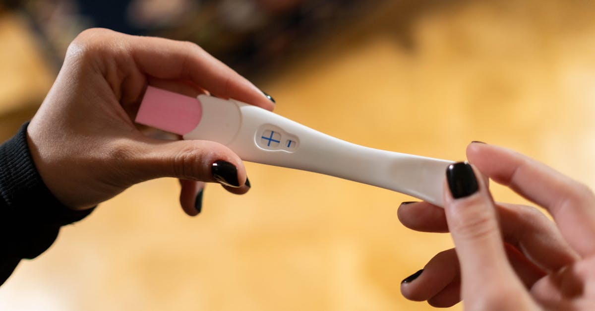 Test de grossesse : comment bien le réaliser et interpréter les résultats