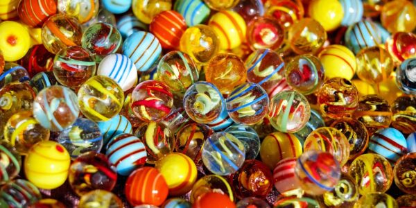 découvrez notre sélection de jouets montessori, conçus pour stimuler l'autonomie, la créativité et le développement des enfants selon la méthode montessori.